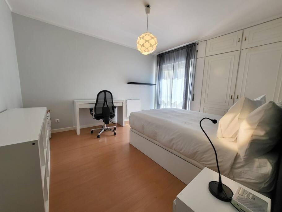 Family-friendly Flat 2br 2ba Metro Telheiras Appartement Lissabon